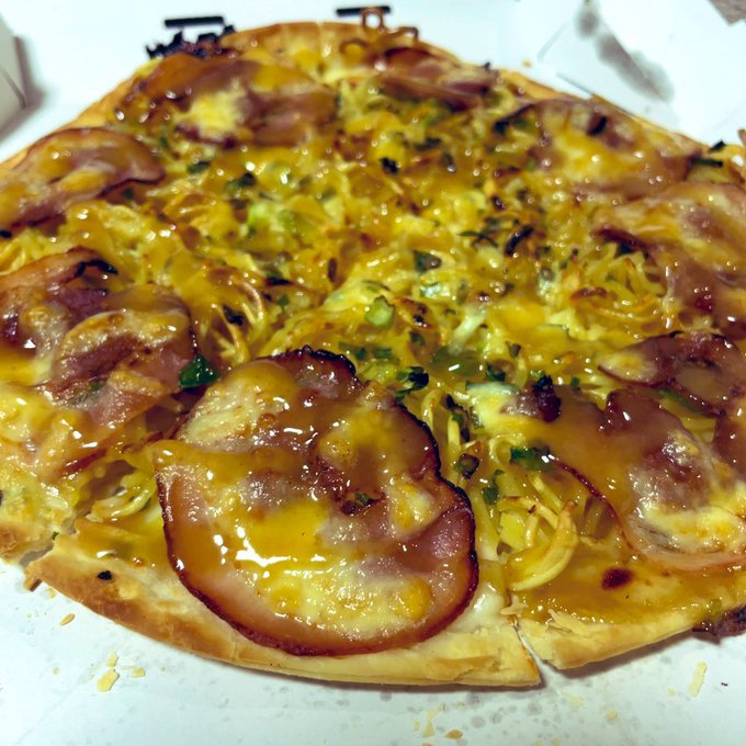 天下一品ピザ、カップ塩焼きそばと同じ味です 