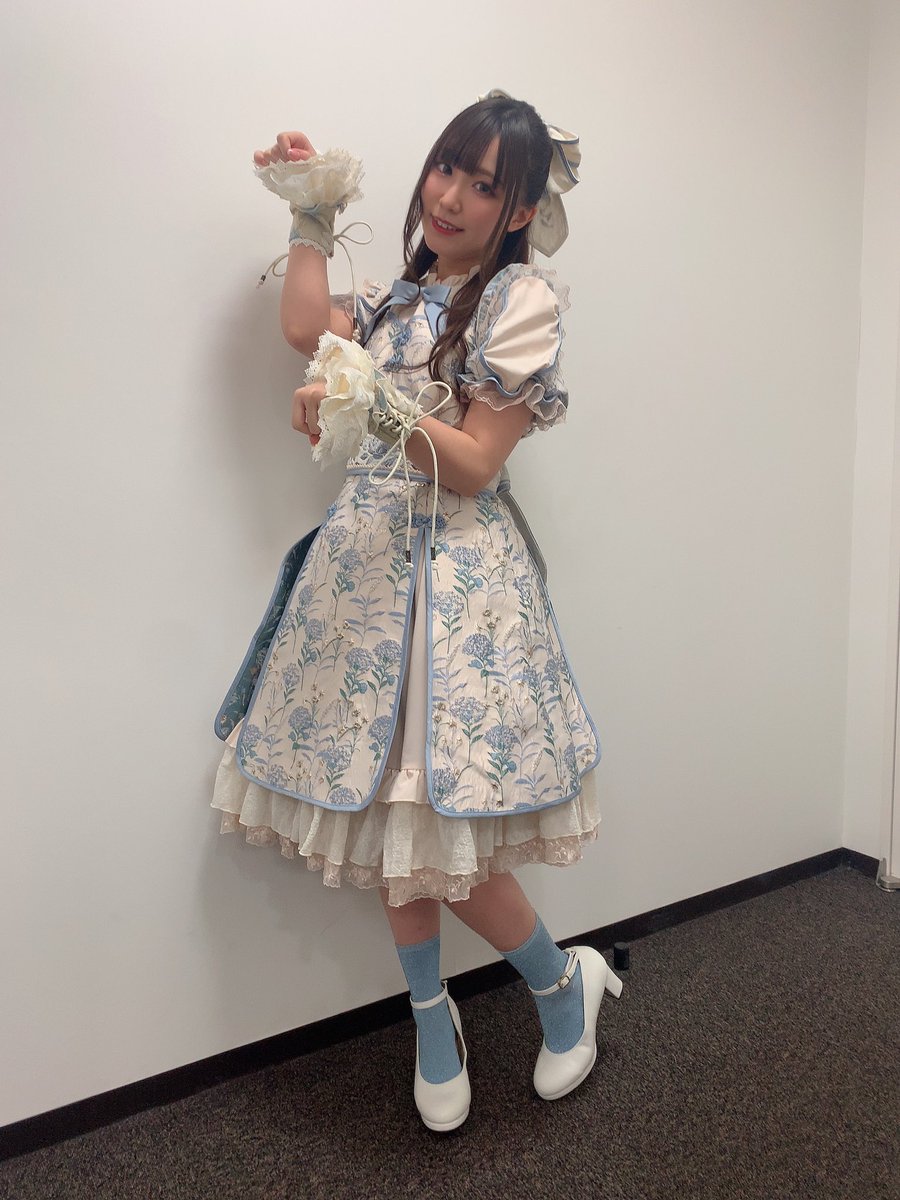 aina_suzuki723's tweet photo. #上坂鈴木と夜あそび
バレンタインデー仕様だった今日の放送では、すみぺさんととっても可愛い双子コーデで出演させて頂きました👗
お上品なチャイナ服…♡
すみぺさんに私の思いの丈を伝える事も出来満足です！！思い出に残るバレンタインデーでした💗 https://t.co/8fJ0fJOWCF