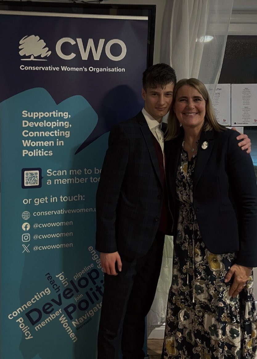 LeedsYCs's tweet photo. Fantastic meeting new YCs at the North and West of Leeds Conservative
Federation dinner. A great night with great people🇬🇧💙 https://t.co/wH4C60fxFV