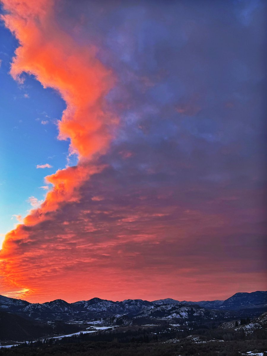 Good morning! What a show, maybe some snow heading west?