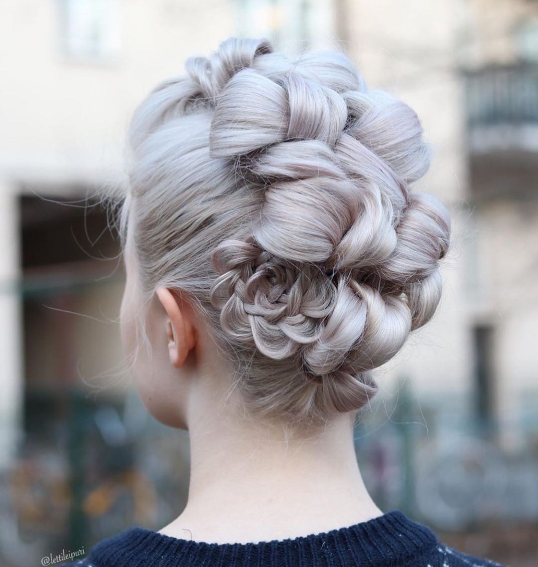 haircaze's tweet image. Mastering the Art of Braids: A Step-by-Step Hair and Makeup Tutorial
 👉 haircrazeboutique.com/mastering-the-…
#braidtutorial #makeuptutorial #braidtutorial