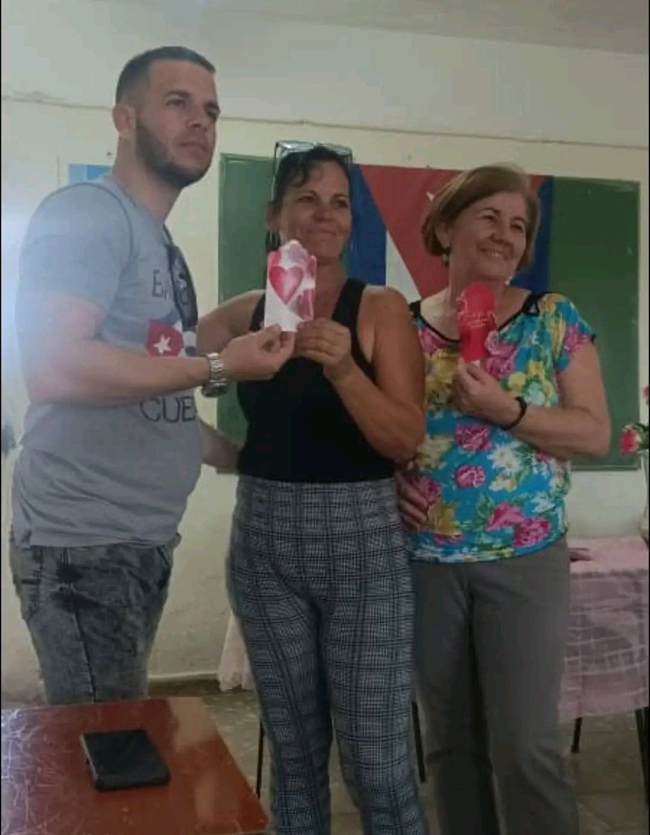 Comenzamos la semana de Consejos Populares.
Acompañamos a los directivos y factores de Peonía y el Oeste en su reunión ordinaria del mes de Febrero. Discutimos sus proyecciones para reimpulsar la economía y corregir distorsiones en este 2024. 
#GenteQueSuma
#PorCiroRrdondoTodo