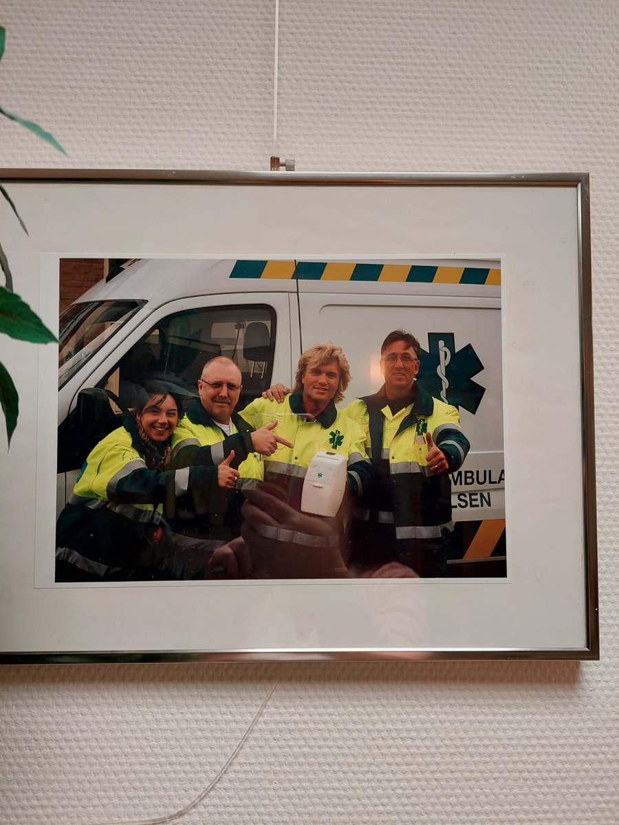 Vandaag hebben we als fractie onze jaarlijkse Valentijnstaart uitgereikt aan de vrijwilligers van de <a href="/DA_Velsen/">Dierenambu Velsen</a> 

Deze vrijwilligers zetten zich met veel passie dag en nacht in voor dieren in nood in onze gemeente. Die inzet verdient het om in het zonnetje te worden gezet! 💚