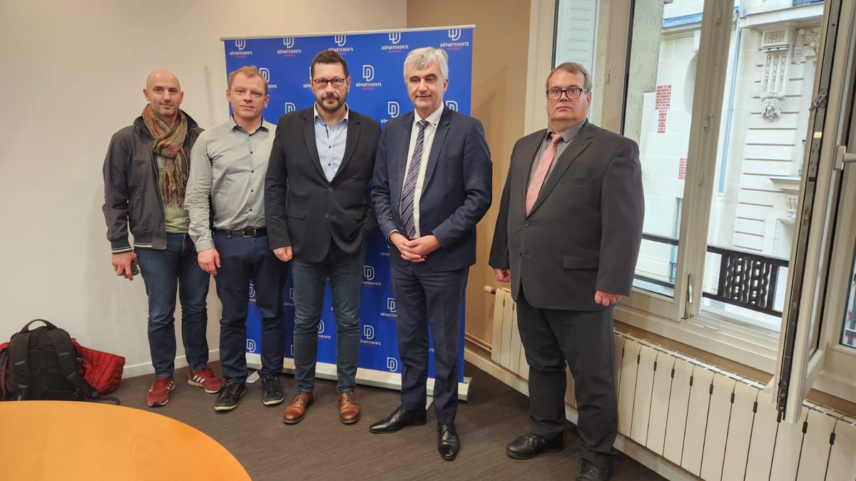 SNSPP_PATS's tweet photo. Les représentants du SNSPP-PATS ont été reçus ce jour par André ACCARY, Vice président de @ADepartementsF en charge de @SecCivileFrance 
Nous avons évoqué :

✅️ Financement des SIS
✅️ Rapport @IGA_Interieur sur le volontariat 
✅️ Projet français de sécurité civile 
✅️ ... https://t.co/dZfTSRypHb