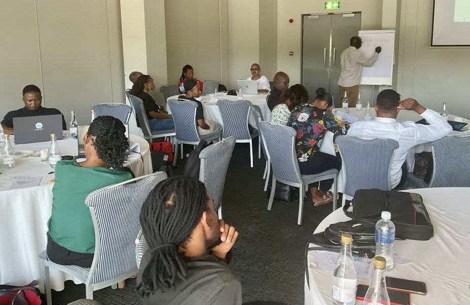 @weekendpost @DumaFMRadio What a way to wrap up the day! Our Election Reporting training delved into inclusivity, intersectionality and ethics - with fantastic insights from #journalists from @weekendpost @MmegiOnline @DumaFMRadio @TheVoiceBW & reps from @MISABotswana & @BOCONGO2