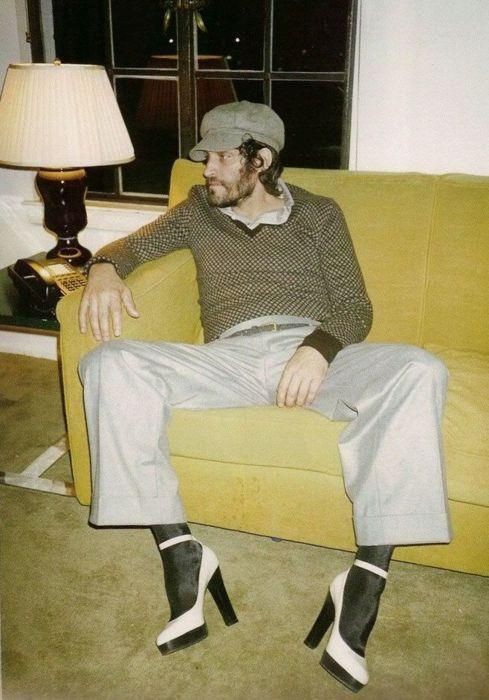 valentine's  day  ??
'ya  mean  dress  really  pretty  day  ??