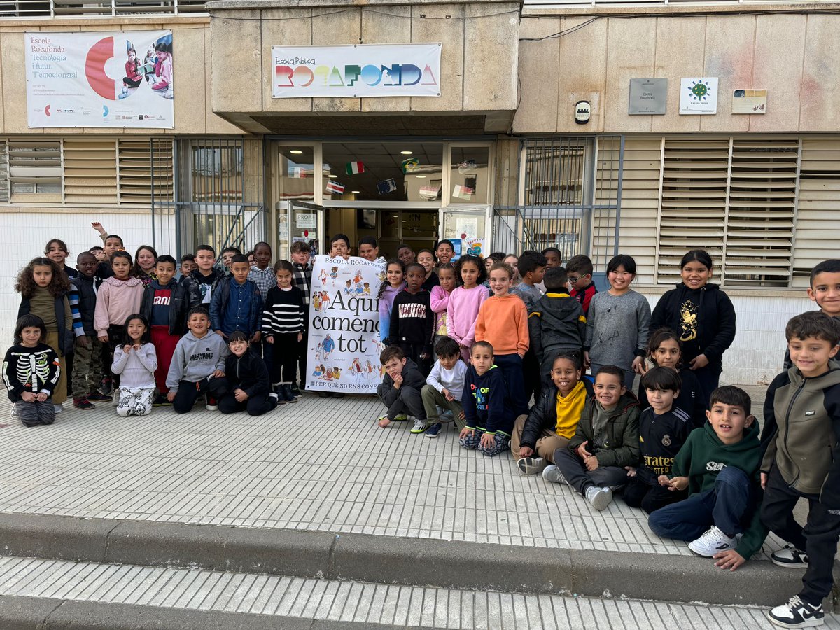 EscolaRocafonda's tweet photo. Ara que ja estem endinsats a les portes obertes ens apuntem a la campanya “Aquí comença tot”, amb més de 80 centres. US ANIMEM A VENIR-NOS A VEURE! #aquicomençatot #fundacióbufill #elteubarri #latevaescola
@aliancesmagnet @EducacioMataro @educaciocat @matarocat @SSTTMVO @SEmataro https://t.co/KvQA209kf6