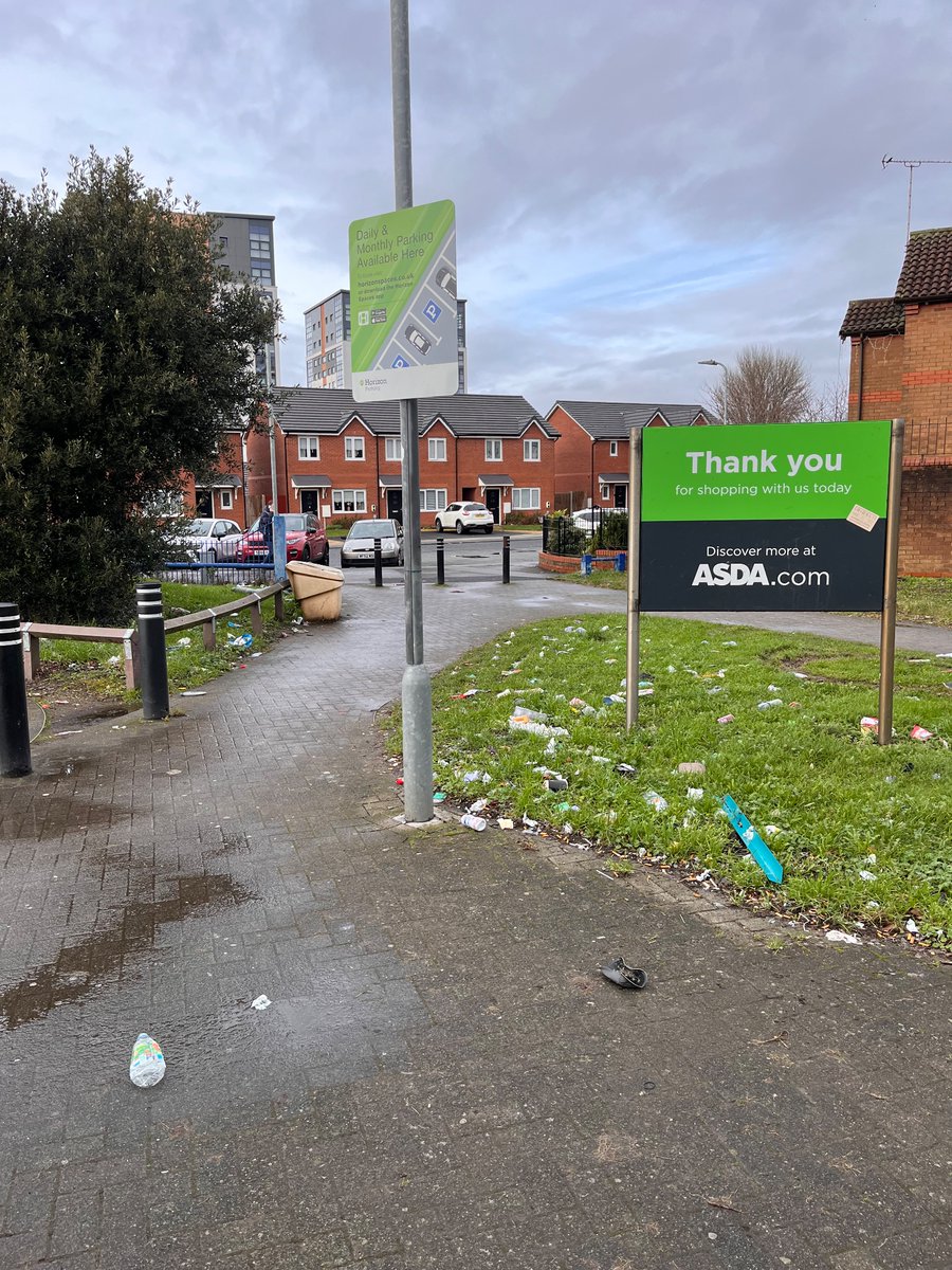 GavinS73's tweet photo. @AsdaServiceTeam Sorry to continue a theme of failure &amp; broken promises. But here is further evidence that the management of Asda Bootle are NOT listening &amp; have no intention of complying with requests to clear up &amp; maintain the outside of the store. Asda senior management should be ashamed. https://t.co/cwJsYQRMQH