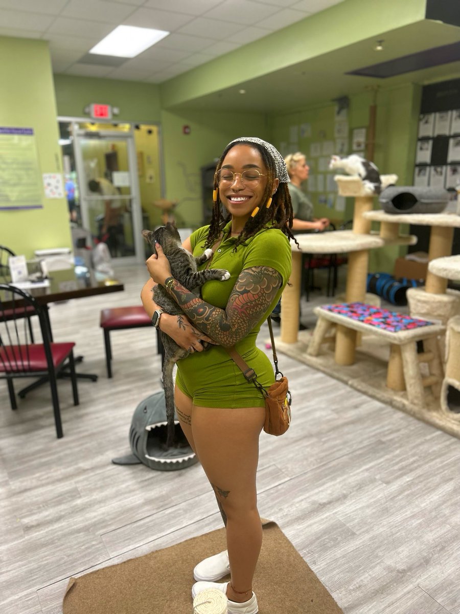 tattooedtresses's tweet photo. Kitty Cafe for Love day 🥺🫶🏽 https://t.co/kZxdmICiyS