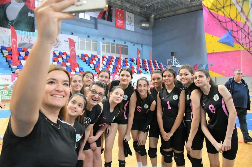 NAOO67's tweet photo. Yarının Sultanları Zonguldak
Öğrencilerimiz ve Beden Egitimi öğretmenimiz 
Merve Demirtaş Keleş  Gençlik ve Spor Bakanlığının Vakıfbank destekli Yarının Sultanları Zonguldak etkinliğine katıldılar. 
@VakifBankSK
@kdzeregligm67 
@eregli67mem
@SerkanKELES6767 https://t.co/1gBQeo8B54