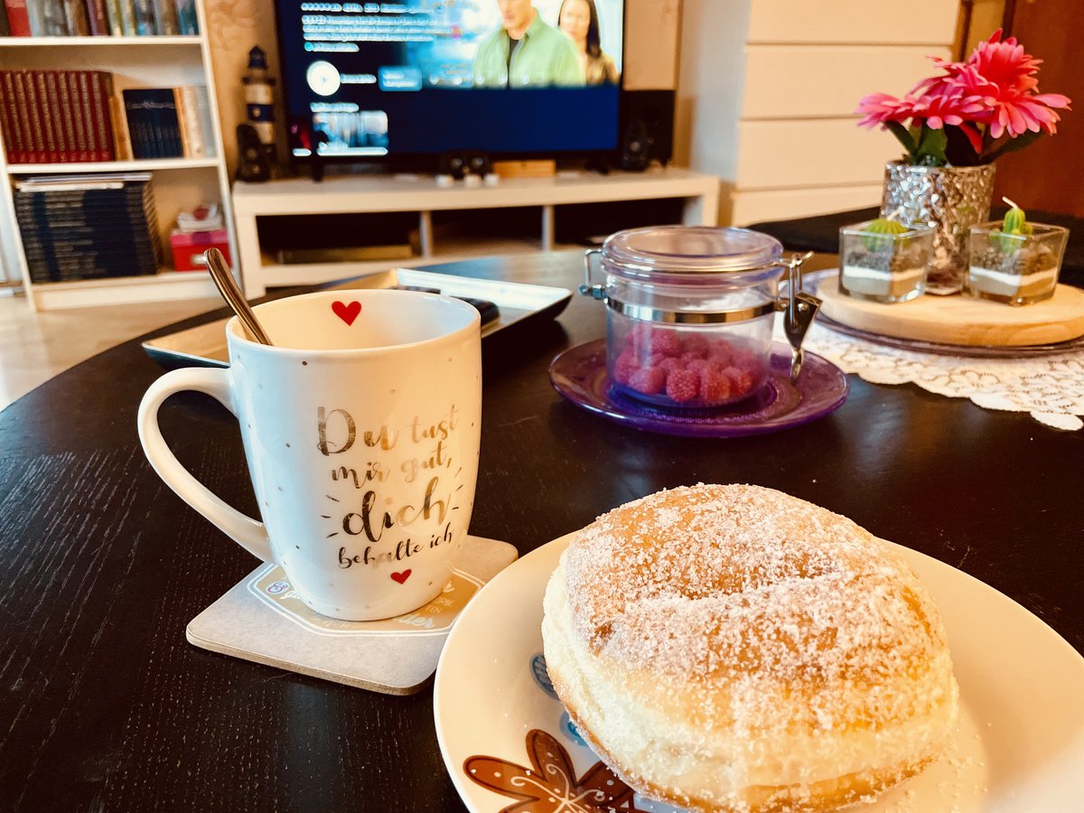 Nachttreue's tweet photo. Hier wirds gleich klebrig ☺️😋

#NeedSugar ☕️ #Coffeetime https://t.co/wFjw7tfMms