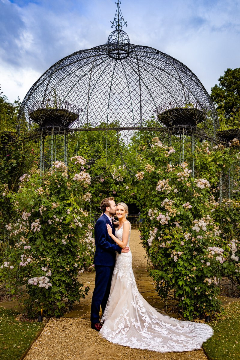 valostudio's tweet photo. R + R 💙✨Romantic wedding @waddesdonevents
•⁠
Captured by @valostudio⁠
•⁠
https://t.co/ziImYdGCxr  https://t.co/uGruRuanpc