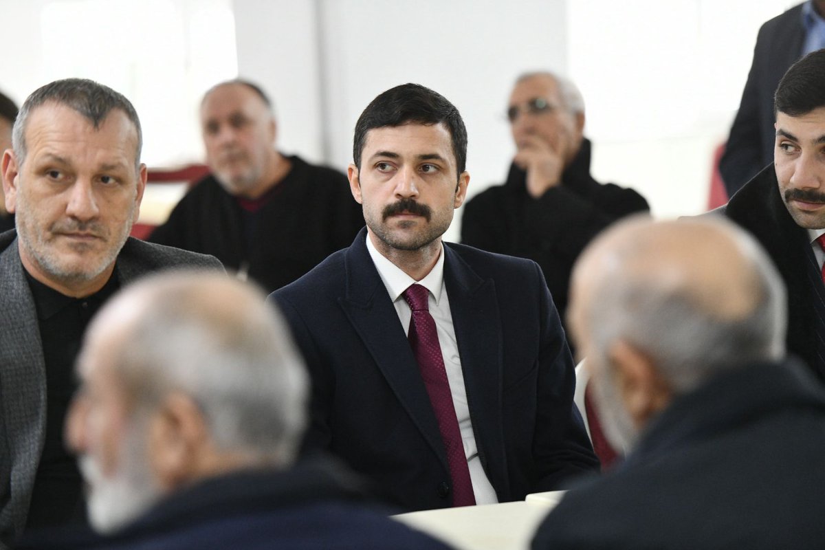 MHPpendik_'s tweet photo. Genel Başkanımız Sayın Devlet Bahçeli’nin Talimatları Doğrultusunda “CUMHUR BİZİM, TÜRKİYE HEPİMİZİN”, Temalı çalışmalarımız doğrultusunda

İl Başkan Yardımcımız Sn. Muharrem KIR, İlçe Başkanımız Sn. Kerim KAYA, Ülkü Ocakları Pendik İlçe Başkanı Sn. Mustafa GÜLEÇ, Cumhur İttifakı Pendik Belediye Başkan Adayımız Sn. Ahmet CİN ve İlçe Yöneticilerimiz Cumhur İttifakı İçin Sahada

Dumlupınar Mahallesinde komşularımızla hasbihal ettiler.

@sertel_selim
@YasarKaba17
@hakanaslan1968
@_MHPistanbul_
@MHP_Bilgi

#sanadeğerpendik #milliyetçihareketpartisi #mhppendik #pendikmhp #mhpistanbul #Türkgün #CumhurBizimTürkiyeHepimizin #PendikBizimTürkiyeHepimizin