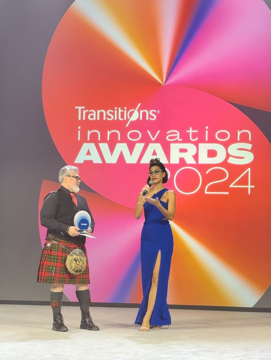 OpticalJedi's tweet photo. Last night was pretty special.  Thanks so much to the entire Optical’s community for supporting my path.  Special shoutouts to @VisionSourceLP @focalpointeyes @ShawnKanungo and @Transitions for helping me get here.  The #transitionshealthysightambassador for 2023!! https://t.co/ugxCWcMZnN