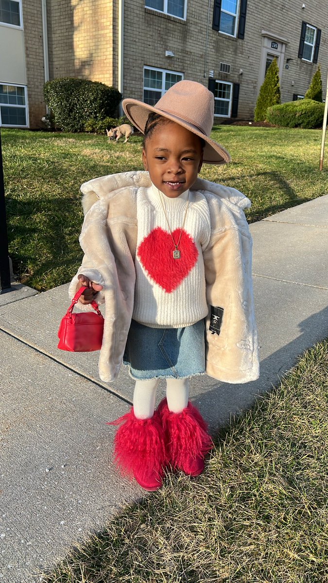 catchthisflash's tweet photo. Love Day❤️❤️ https://t.co/FhSaU9DGN3