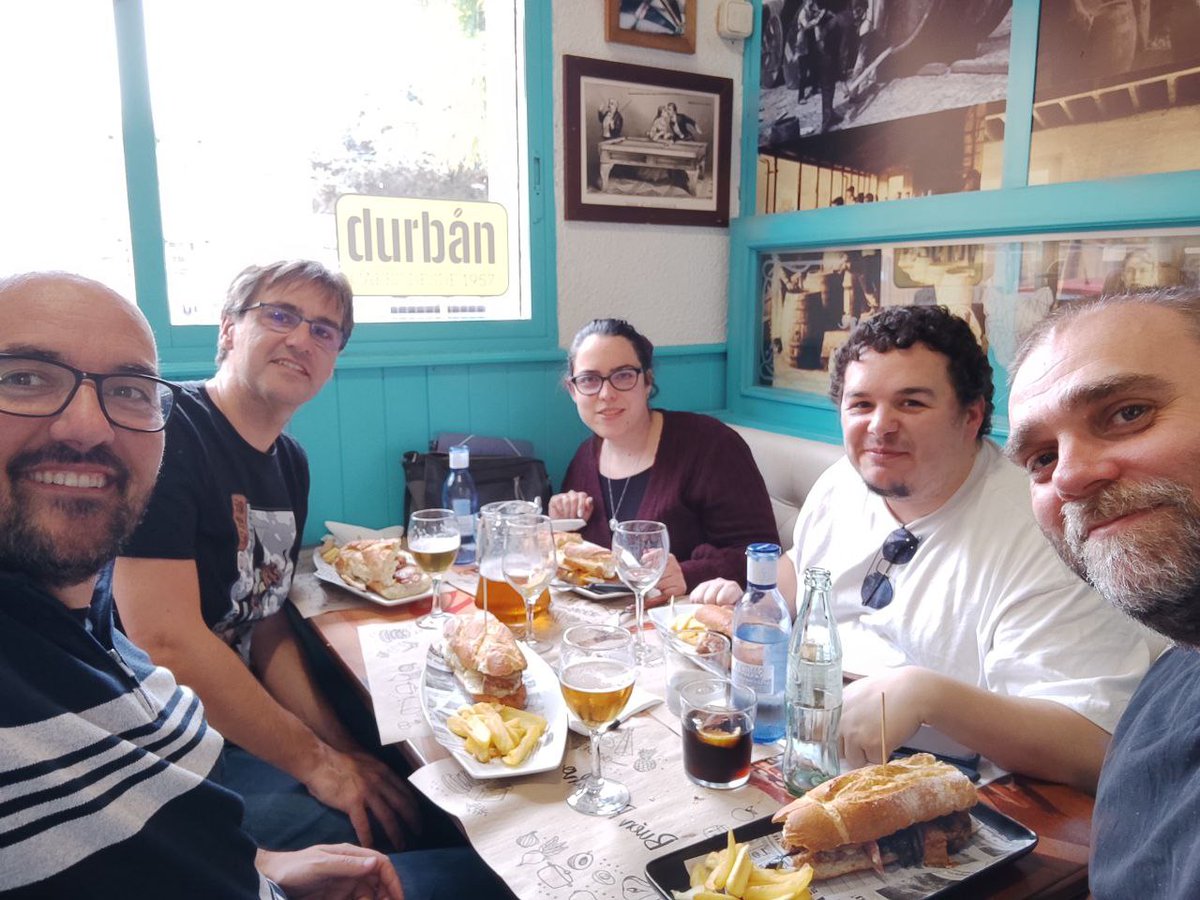 FrikiMami (@friki_mami) on Twitter photo Gran comida con grandísima gente
<a href="/PenarandaFerrer/">Carlos Ferrer Peñaranda</a> <a href="/gaztakin/">Carlos Gaztakin</a> <a href="/drulax/">drulax</a> <a href="/NachoGMaster/">NachoGM |📜🌗| ya ha terminado #EternoAzul</a> Gran comida con grandísima gente
<a href="/PenarandaFerrer/">Carlos Ferrer Peñaranda</a> <a href="/gaztakin/">Carlos Gaztakin</a> <a href="/drulax/">drulax</a> <a href="/NachoGMaster/">NachoGM |📜🌗| ya ha terminado #EternoAzul</a>