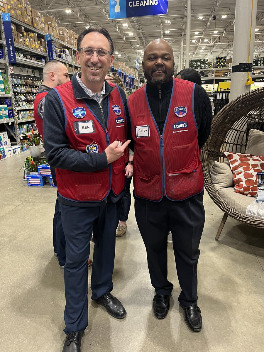 Benito.Komadina@Lowes tweet media