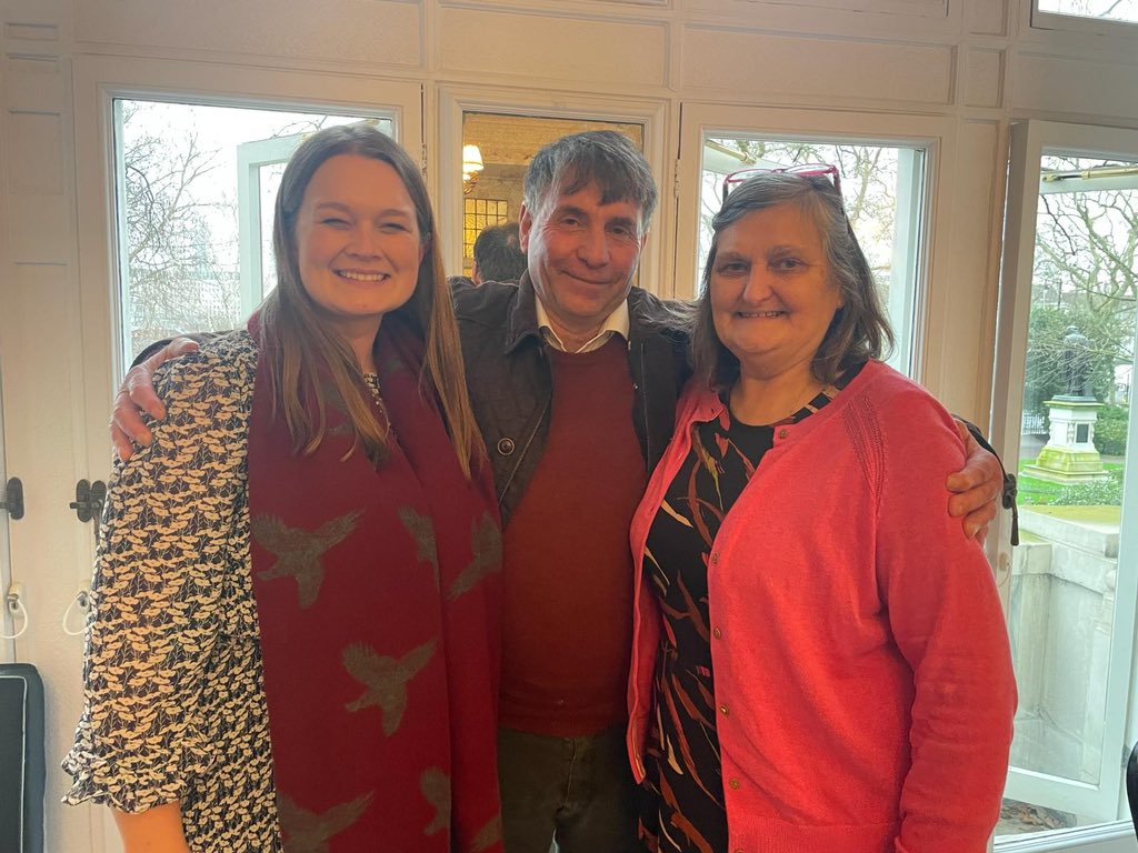 It’s Valentine’s Day and today’s theme is ‘what are individuals doing?’ So who better to spend the day with than Andy & Lynda Eadon of Len’s Light? Megan joined them as they took their Big Farming Tea Break to @TheFarmersClub in London 💛💛