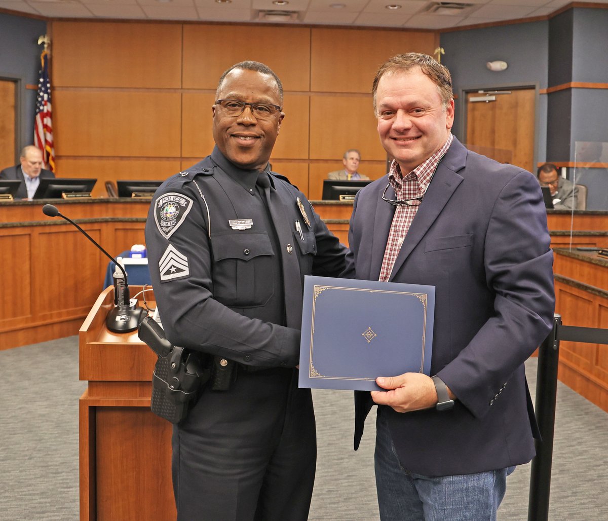 SumterCountyGov's tweet photo. Sumter Veteran James Sinkler led the Pledge of Allegiance before Sumter County Council’s meeting. He served in the @USMC, as a SC Trooper @SCDPS_PIO, now @sumterscpolice. Vice Chairman Jimmy Byrd represents - Thank you for your service, Mr. Sinkler.  #SumterCountySC #SumterSC https://t.co/KPjPevkes2