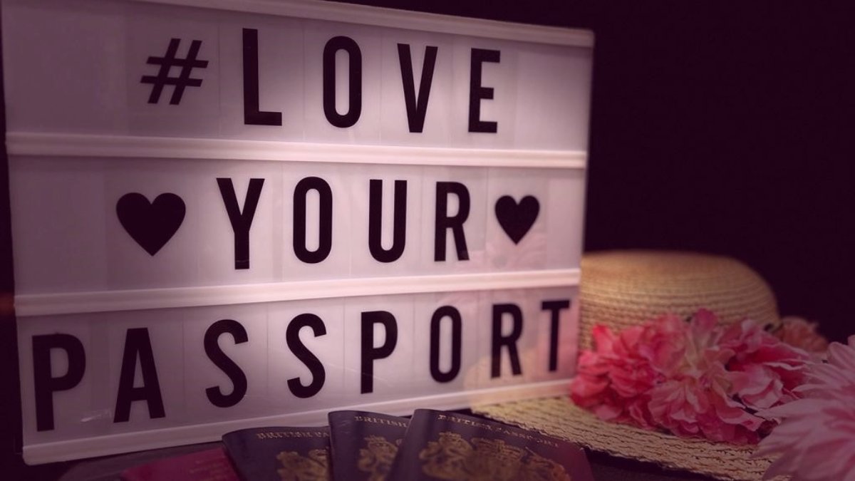 Time to show your passport some love this Valentine's Day 💜 Check the expiry date and renew in plenty of time #LoveYourPassport Renew online ↪️gov.uk/renew-adult-pa…