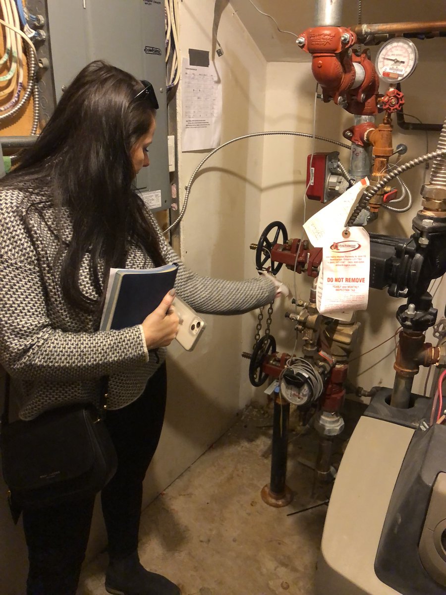 FirehouseTrain1's tweet image. Another day, and another training class.🔥We are out conducting some Fire Suppression &amp;amp; Sprinkler System familiarization for some clients in Mississauga!🧯 
#fireextinguishertraining #firehousetraining #workplacesafety #spillresponse #safetytraining #fireprevention