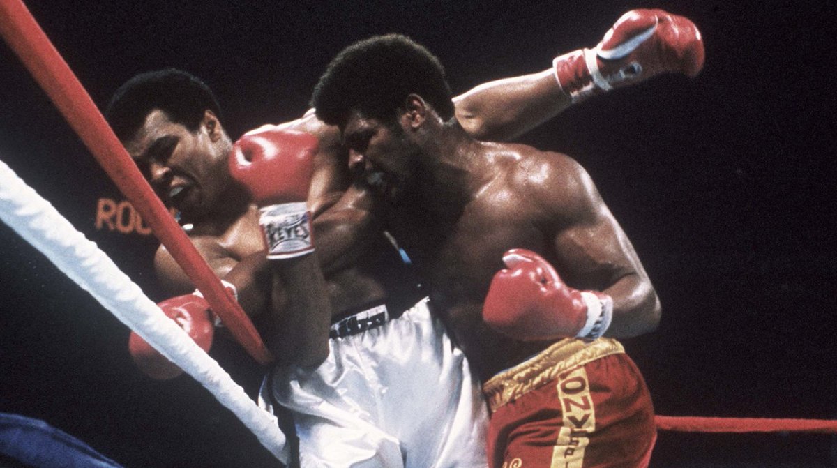 playbabaijebu's tweet image. It was today in 1979 Leon Spinks took Muhammad Ali 15 rounds defeating him via split decision for the WBA &amp;amp; WBC HW titles 

He would get stripped of the WBC title though after refusing to defend against Ken Norton, then lose the WBA title back to Ali 7 months later 🥊

#Spinks