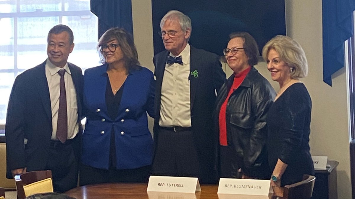 The Academy was #NeurologyProud to sponsor and co-host a congressional briefing today with the @AmericanBrainCo and the Congressional Neuroscience Caucus about the importance of #BrainHealth. @UCISPPHDean #NeuroTwitter #AANadvocacy