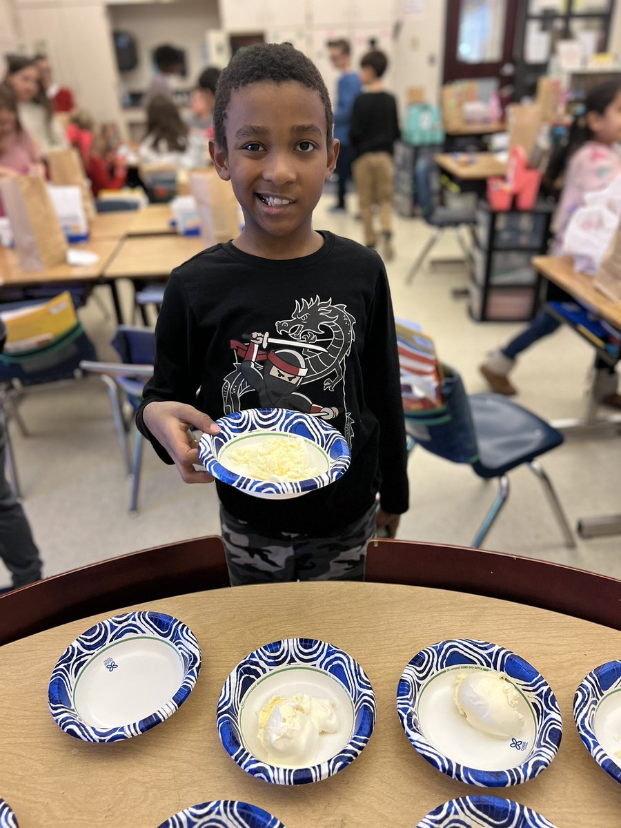 ClassWithMissK's tweet image. Happy Valentine’s Day from 3-6! 🍨🩷