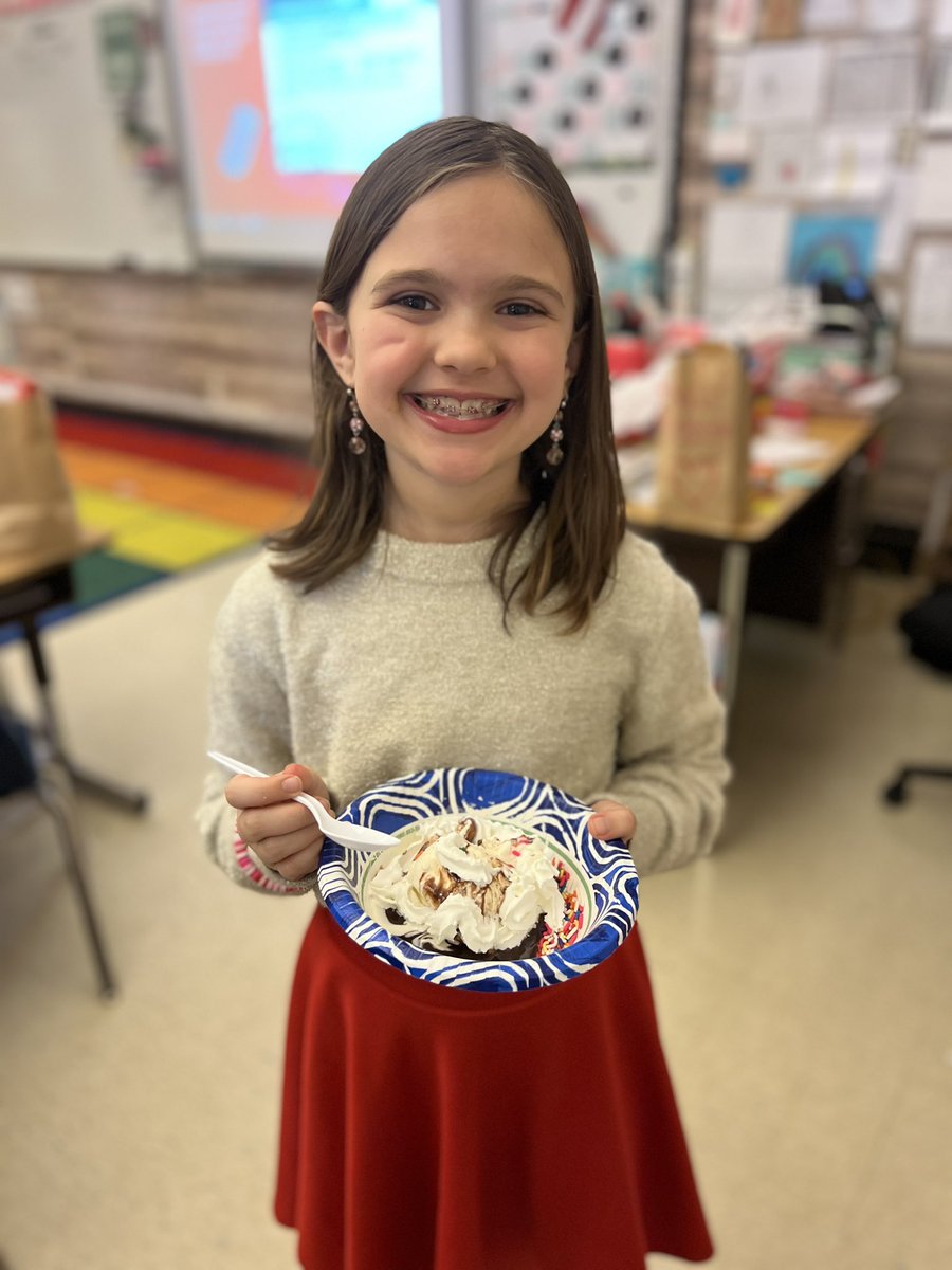 ClassWithMissK's tweet image. Happy Valentine’s Day from 3-6! 🍨🩷