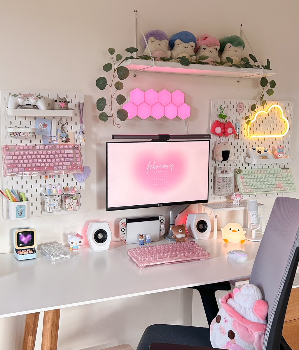 cosyhazelnut's tweet photo. Happy Valentine’s Day💘

#desksetup https://t.co/bqAX5Hbx1j