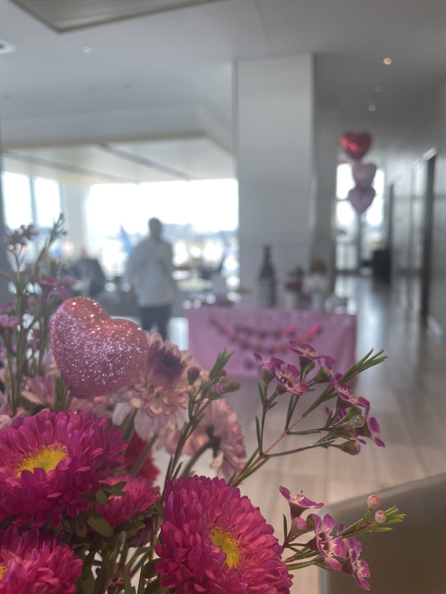 Shelley Schrader (@bythebeach05) on Twitter photo ✈️ in the Sky, ❤️ in the Club. Coming through LAX United Club we have a sweet surprise for you! <a href="/Tobyatunited/">Toby Enqvist</a> <a href="/DJKinzelman/">David</a> <a href="/mileageplusmike/">MileagePlusMike</a> <a href="/Aaron_McMillan/">Aaron McMillan</a> <a href="/dtpilot19/">David Terry</a> <a href="/KevinMortimer29/">Mt. Keverest</a> ✈️ in the Sky, ❤️ in the Club. Coming through LAX United Club we have a sweet surprise for you! <a href="/Tobyatunited/">Toby Enqvist</a> <a href="/DJKinzelman/">David</a> <a href="/mileageplusmike/">MileagePlusMike</a> <a href="/Aaron_McMillan/">Aaron McMillan</a> <a href="/dtpilot19/">David Terry</a> <a href="/KevinMortimer29/">Mt. Keverest</a>