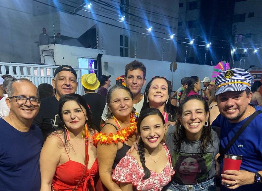 PHSantos003's tweet photo. Registro com a futura Prefeita de Natal, @natbonavides, no carnaval de Natal. 

Natália cuidará do carnaval mas também tratará os profissionais de educação com respeito e dignidade! https://t.co/QcJdkU1tUE