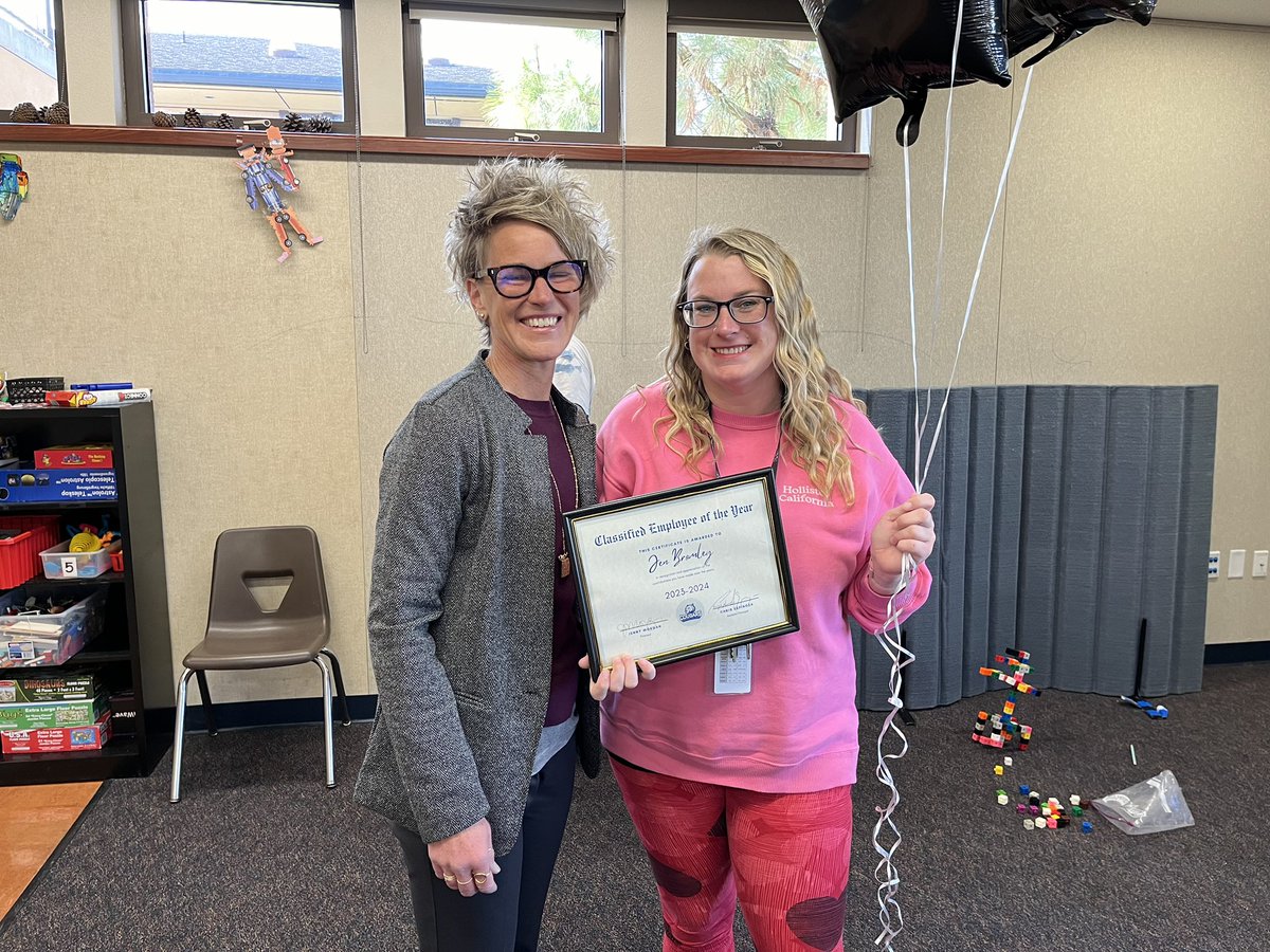 Congratulations to our Chavez Staff of the Year…
Teacher of the Year Luis Casillas and Certficated Staff of the Year Jen Bromley.@OsideUSD