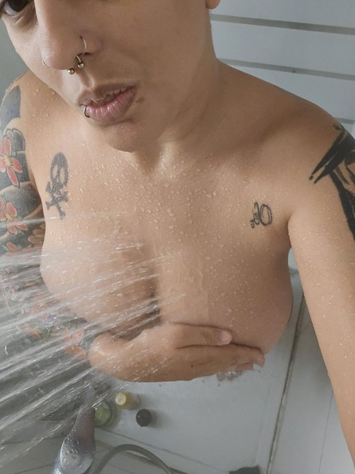 GRANDE NOUVELLE: MON ONLYFANS PASSE A 14.90 AU LIEU DE 19.90 ❤️🤍 https://t.co/VYWeXV2W4r  https://t.co/rF1s0ZyJBH<a href="/tag/stripchat"class="tags"><span>#stripchat</span></a><a href="/tag/stripchatlive"class="tags"><span>#stripchatlive</span></a>