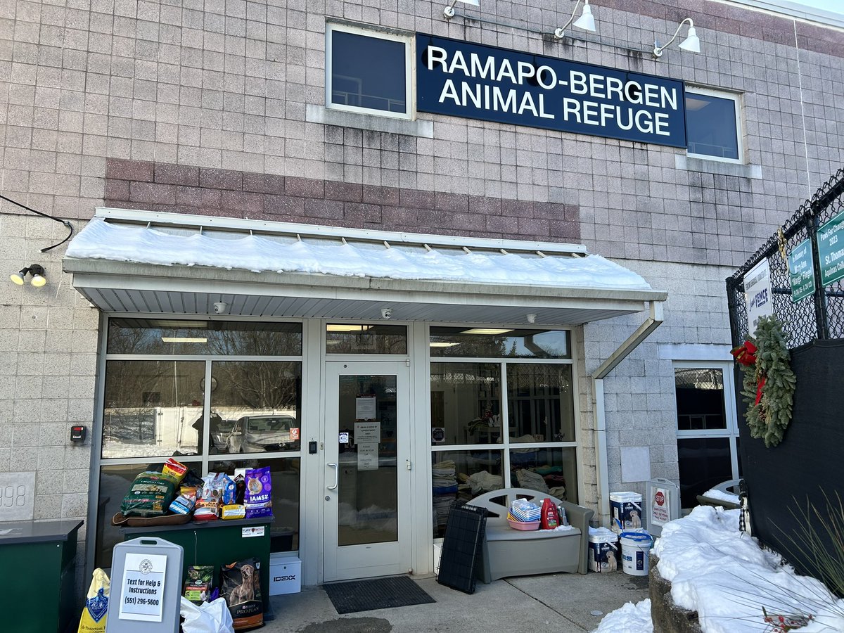 Stony Lane Student Council collected food and supplies for homeless pets.  All were donated to the Ramapo-Bergen Animal Refuge. <a href="/rbarishelter/">Ramapo-Bergen Animal Refuge</a> <a href="/Paramus_Schools/">Paramus Public Schools</a>