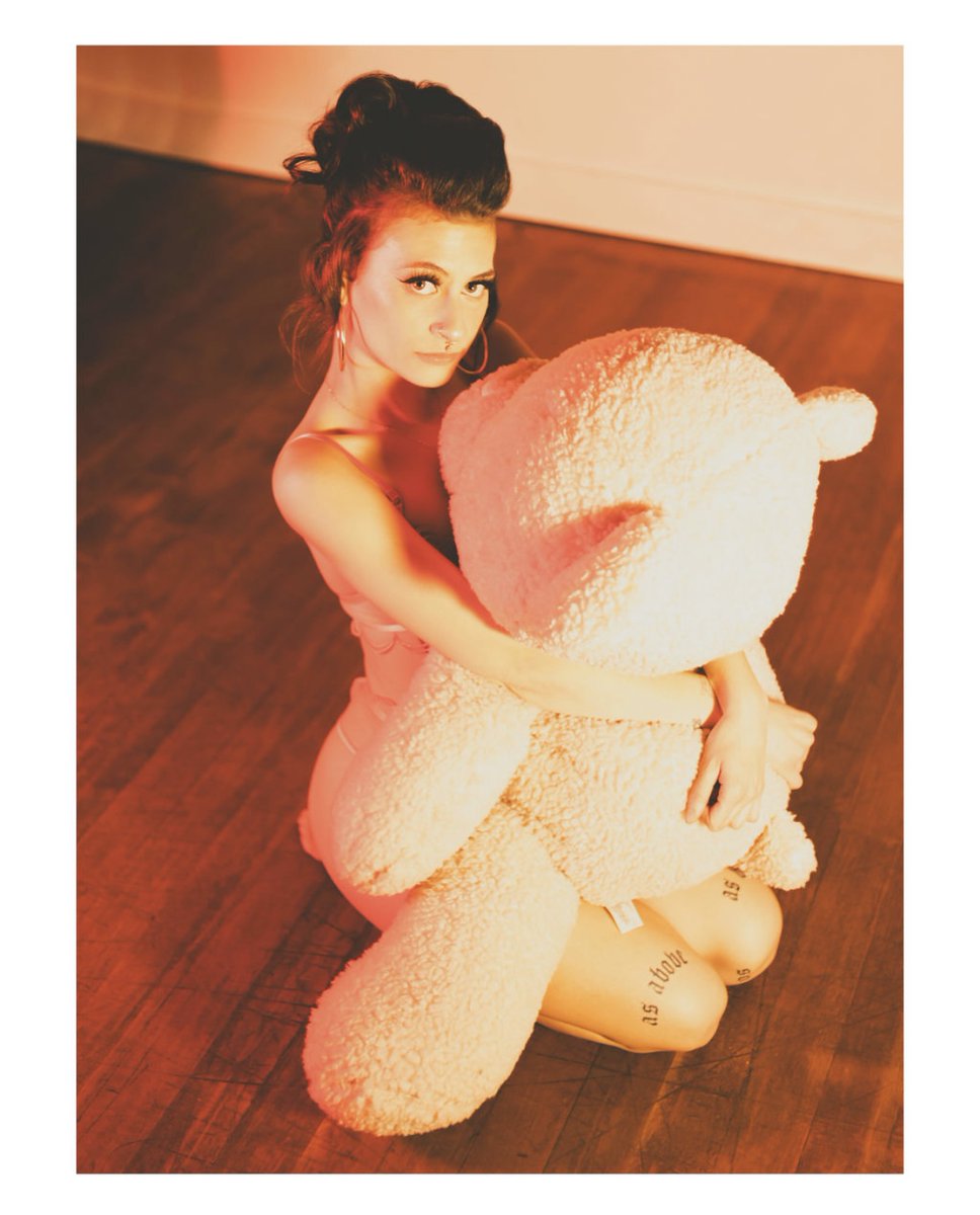 ghostgirl tweet media