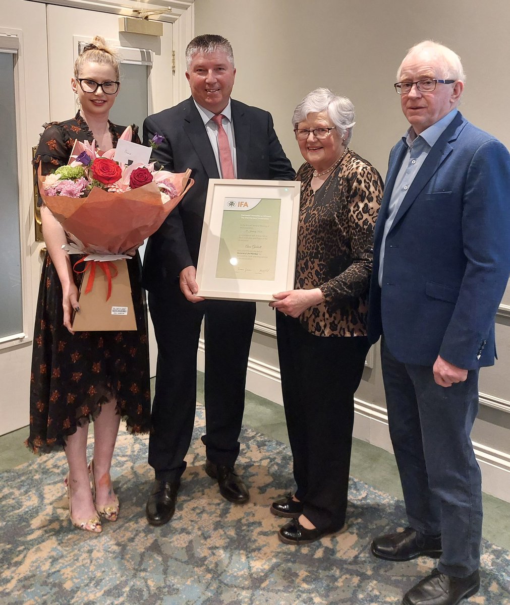 darrensheehyifa's tweet photo. IFA Munster Chairman Conor O' Leary presented Anne Gabbett with honorary life membership at a packed Limerick @IFAmedia AGM in @WoodlandsHouse tonight. Also in photo Limerick County Chairman Sean Lavery and County Secretary Louise Crowley. https://t.co/blISe5Ezcy