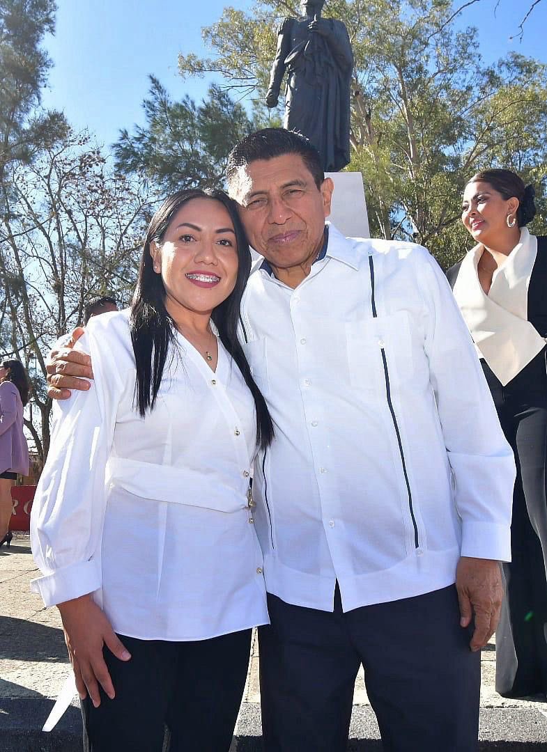 XochitlJazminV's tweet photo. Hoy en #Cuilápam de Guerrero asistimos junto al Gobernador @salomonj a la ceremonia por el 193 aniversario luctuoso del General Vicente Guerrero Saldaña, uno de los grandes héroes de la Primera Transformación de nuestro país. 
Agradezco al Presidente Municipal @JavierMorenc por brindar una cálida recepción a las y los Diputados del estado de #Guerrero.