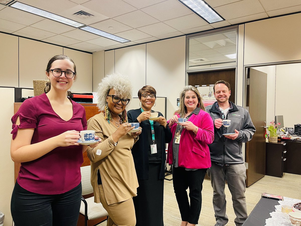 Who says Valentine’s is only for couples? @UABgsga celebrated Valentine’s Day with a twist – a heartwarming tea party filled with laughter! 😁 💚#Valentine’s also about celebrating friendship and incredible bonds we share with our colleagues and friends! @ShadiMartin1 @UAB_IFSIS