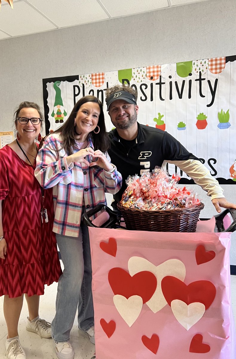 6Daphne's tweet photo. Our administrators are so sweet!!! ⁦@CSlatonStoryAP⁩ ⁦@StoryFalcons⁩ https://t.co/psIhN27xhq