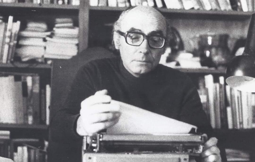 «No es verdad. El viaje no acaba nunca. Solo los viajeros acaban. Y estos mismos pueden prolongarse en la memoria, en recuerdo, en narrativa».

Viaje a Portugal (1981)

José Saramago