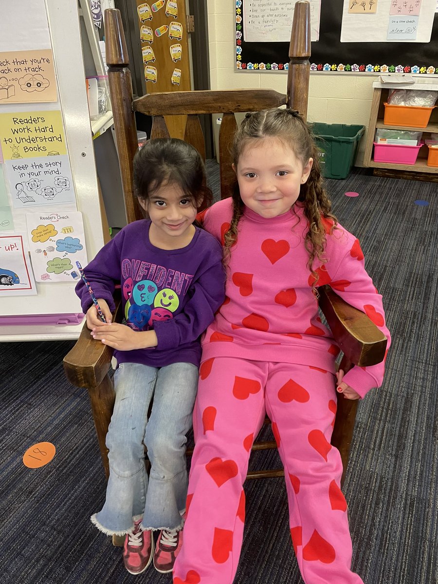 Ms. Mandik tweet media