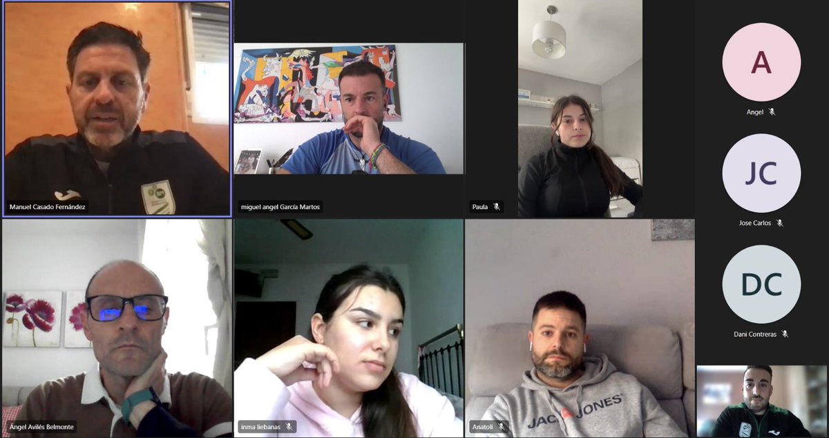 🤾🏻‍♀️🧑🏻‍🏫🤾🏼 NUEVO CURSO DE ÁRBITR@.

Presentes, el responsable arbitral de Jaén y el presidente del CTA andaluz. GRACIAS por dar la bienvenida a los nuevos aspirantes. 🤝🏻

Impartido por un profesorado de ALTO NIVEL, TODO UN LUJO contar con vosotros de nuevo. 🔝

#BalonmanoJiennense🇳🇬