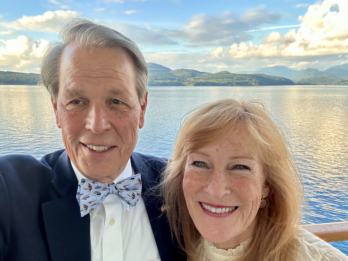 MillsGallivan's tweet photo. #PixOWeek - Happy 53rd Valentines Day to my Sweetheart 😘 https://t.co/UdGy4Jm07N