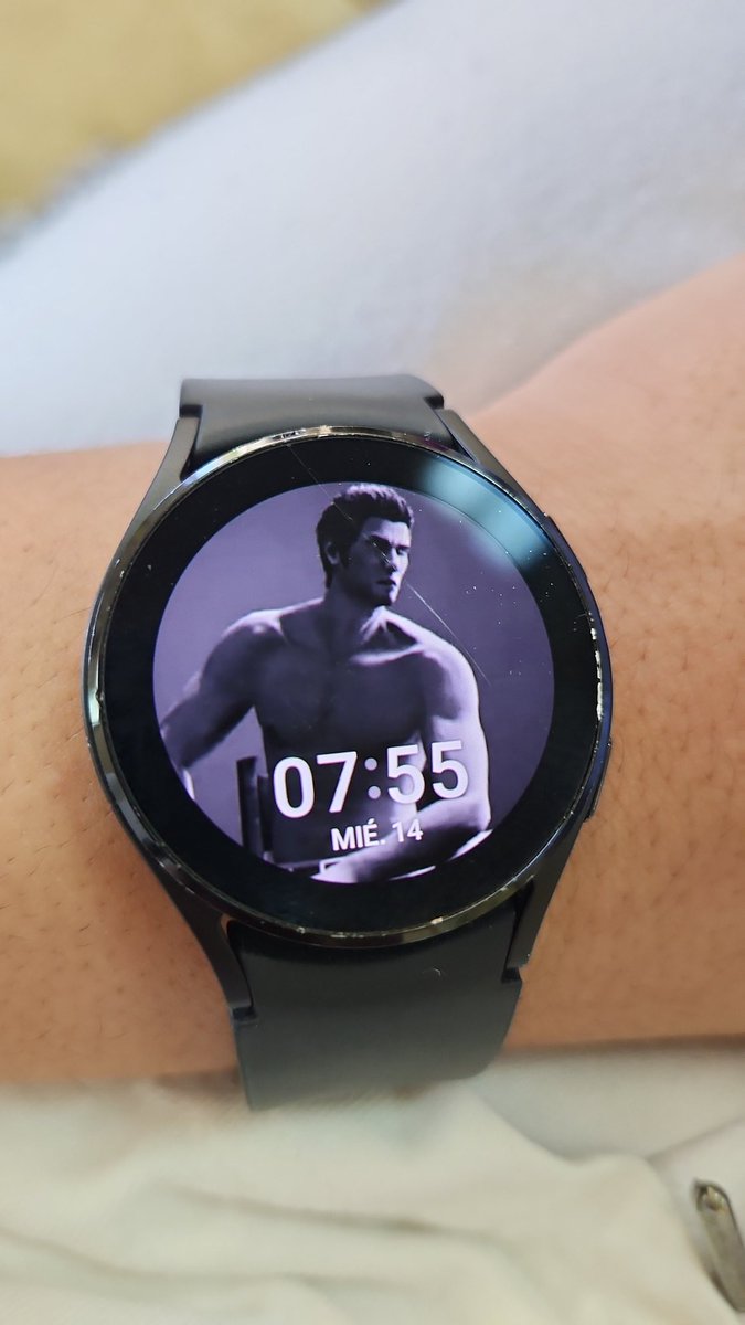 JosephGamex's tweet photo. Hey guys what do you think about my kiryu watch? https://t.co/hZt1bkKVey