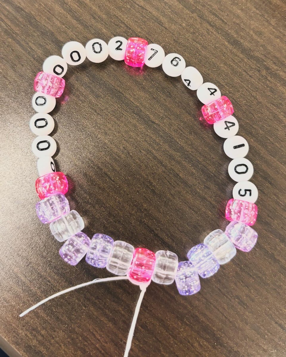 ajhmohr's tweet photo. Celebrating #LoveData24 with Valentines from @UMNLATIS and great stickers, swag, and @ORCID_Org bracelets from @umnlib. ❤️ https://t.co/QVuWOxvppL