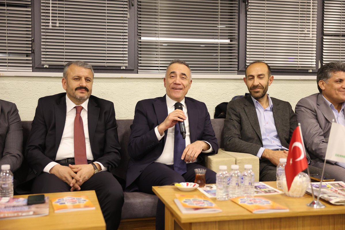 ADIFED02's tweet photo. Adıyaman Dernekler Federasyonu(ADIFED) Yönetim Kurulu Toplantımızı, Sultangazi Belediye Başkanı hemşehrimiz Av. Abdurrahman Dursun’un katılımıyla Federasyon Başkanımız Hüseyin Sevinçtekin’in riyasetinde gerçekleştirdik.

(1) https://t.co/ZDLpP7N63Y