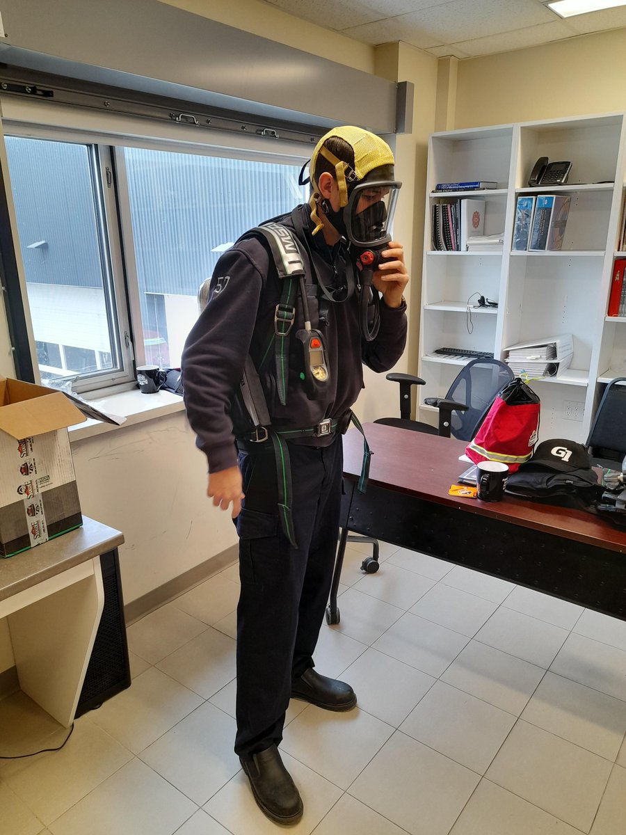 AJStoneCompany's tweet photo. Congratulations, @WoodstockFireDe on your purchase of @MSAsafety G1 SCBA 🔥 Welcome to the G1 Family!🎉 #DareToCompare #AJSBehindTheScenes https://t.co/pZTTBRydT5