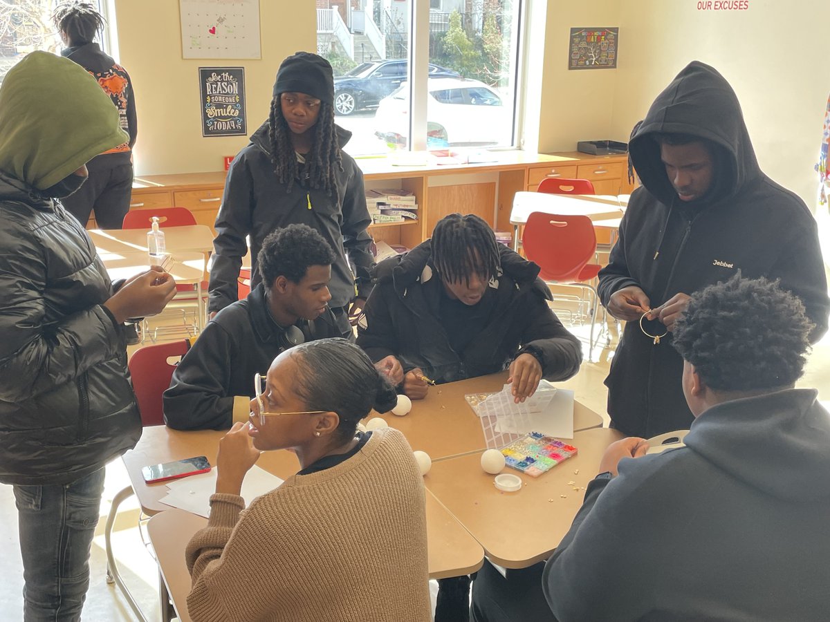 DunbarHSDC's tweet image. Love is in the air. Students, staff, and friends of Dunbar never experienced &quot;love like this before&quot;. Shoutout to all the panelists, facilitators, and organizers for such a great event!
@dcpublicschools @XQAmerica @DCPSconnected 
#since1870 #Weworkforkids #raisingthebar…