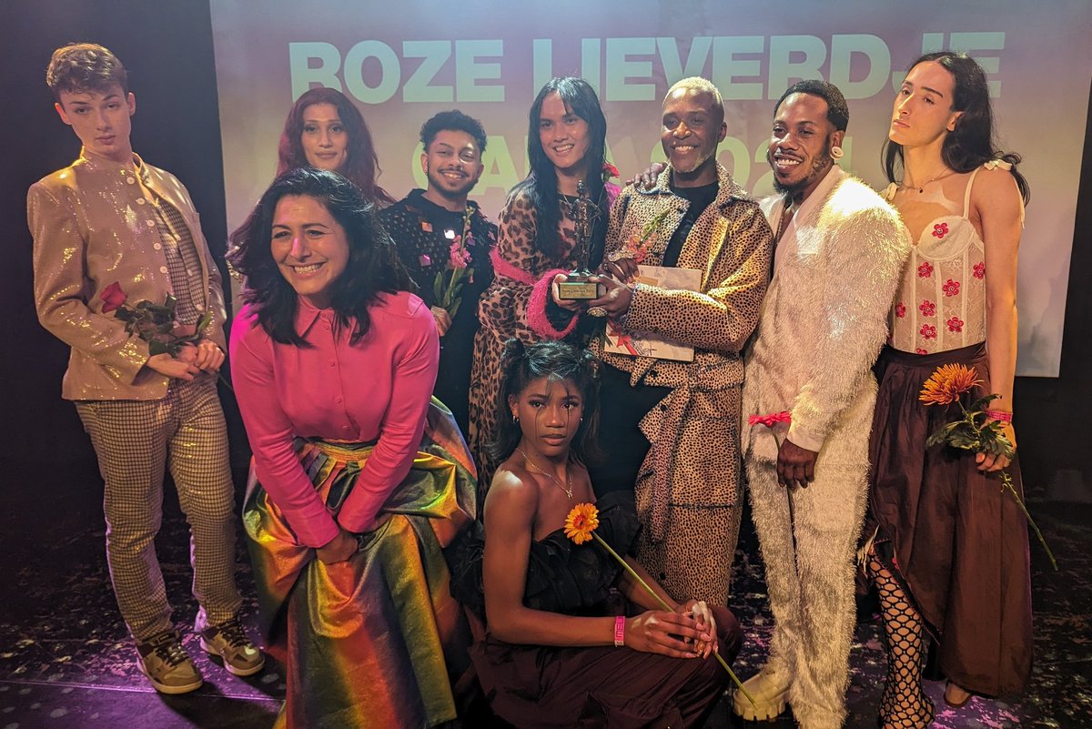 The House of Bodega is het Roze Lieverdje 2024! 🩷 “ Dit stralende middelpunt van de ballroom scene waar cultuur, zorg en empowerment samensmelten vormt een bastion van steun voor de queer gemeenschap in Amsterdam. Een plaats waar diversiteit wordt gevierd en iedereen welkom is.”
